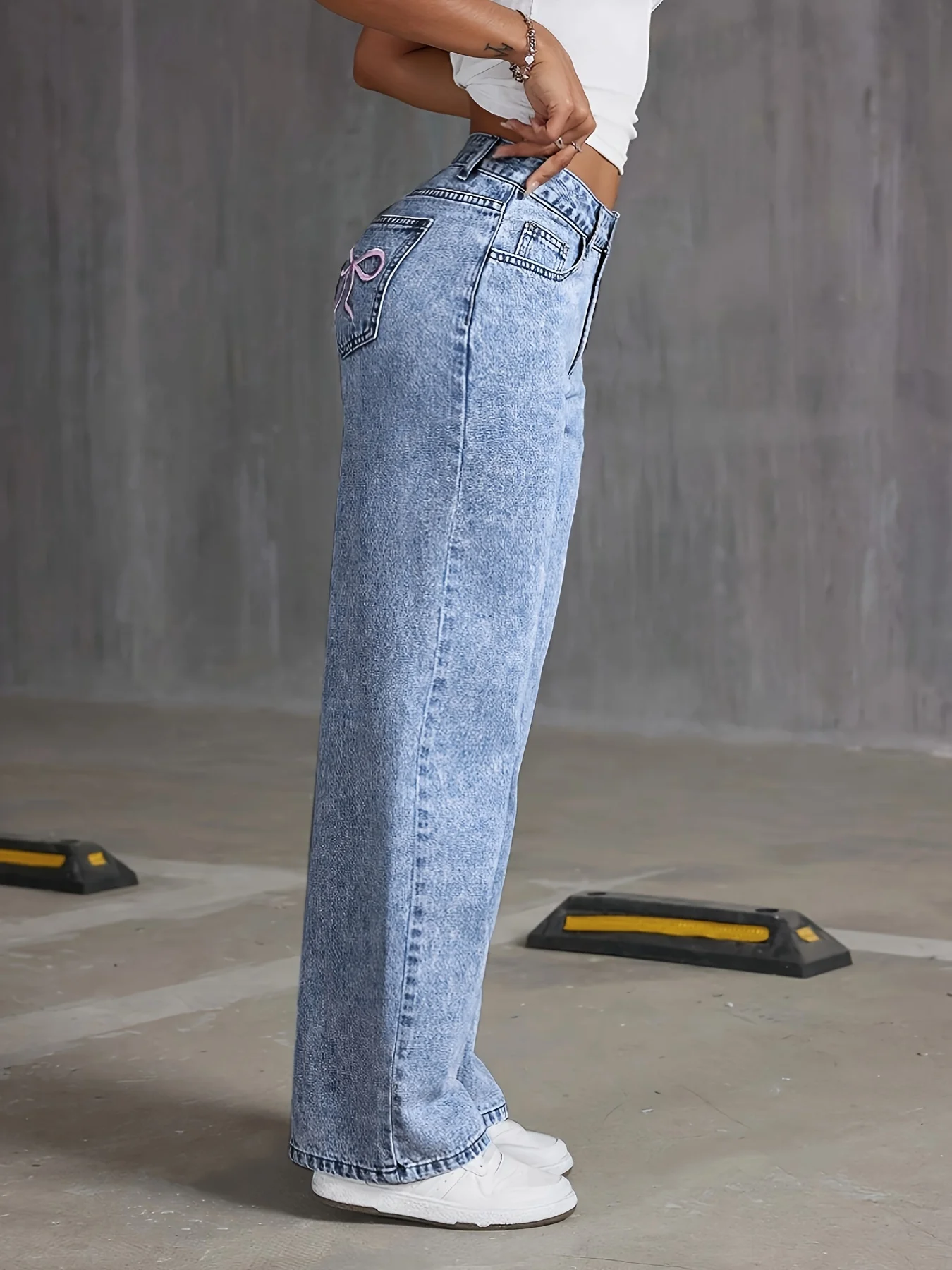 Women's Back Pocket Bow Embroi - مراجعة Mom Jeans Women وسعره